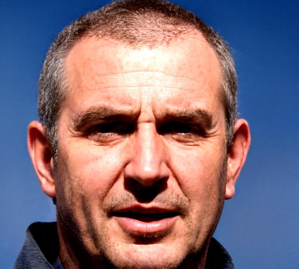 Retrato profesional de Álvaro Mendoza