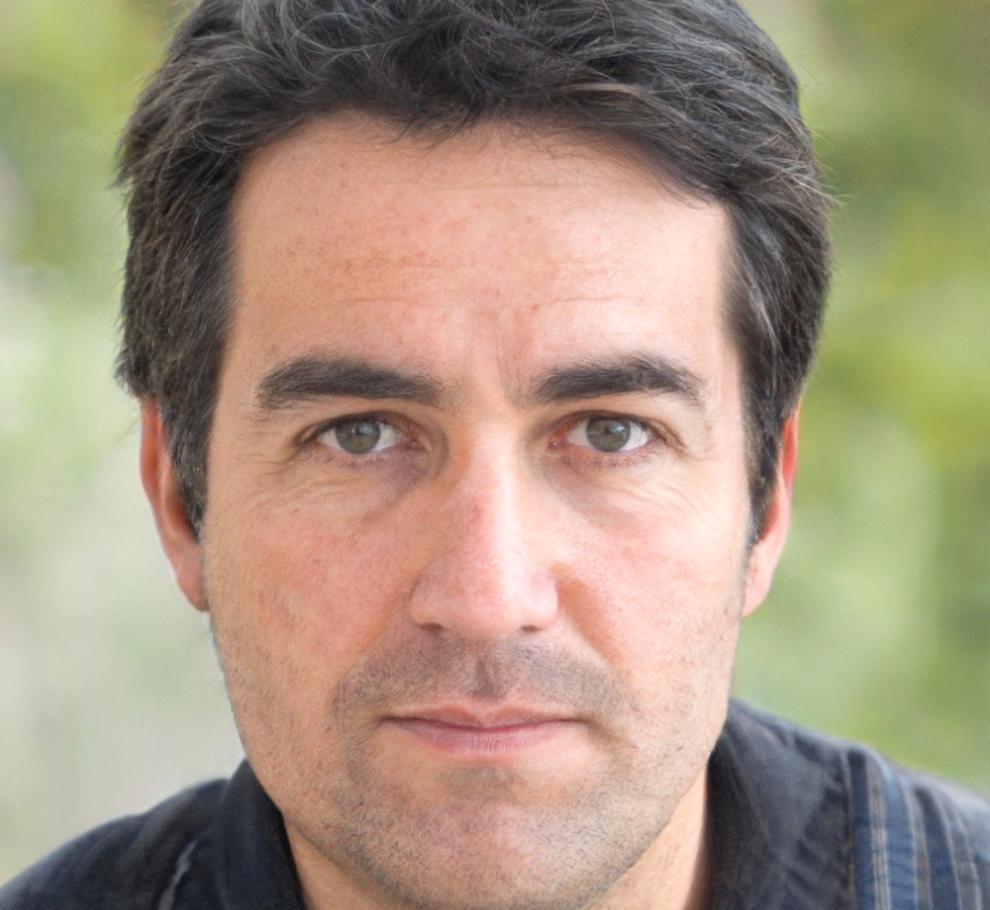 Retrato profesional de Sebastián Varga